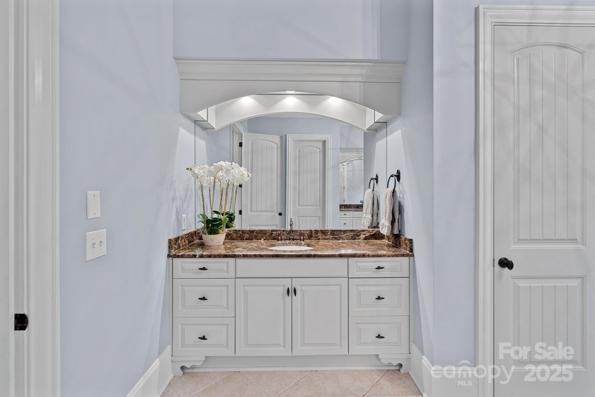 The Peninsula - Residential