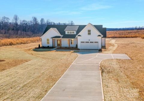 Photo of 520 Shoal Road, Lincolnton, NC 28092 (MLS # 4329533)