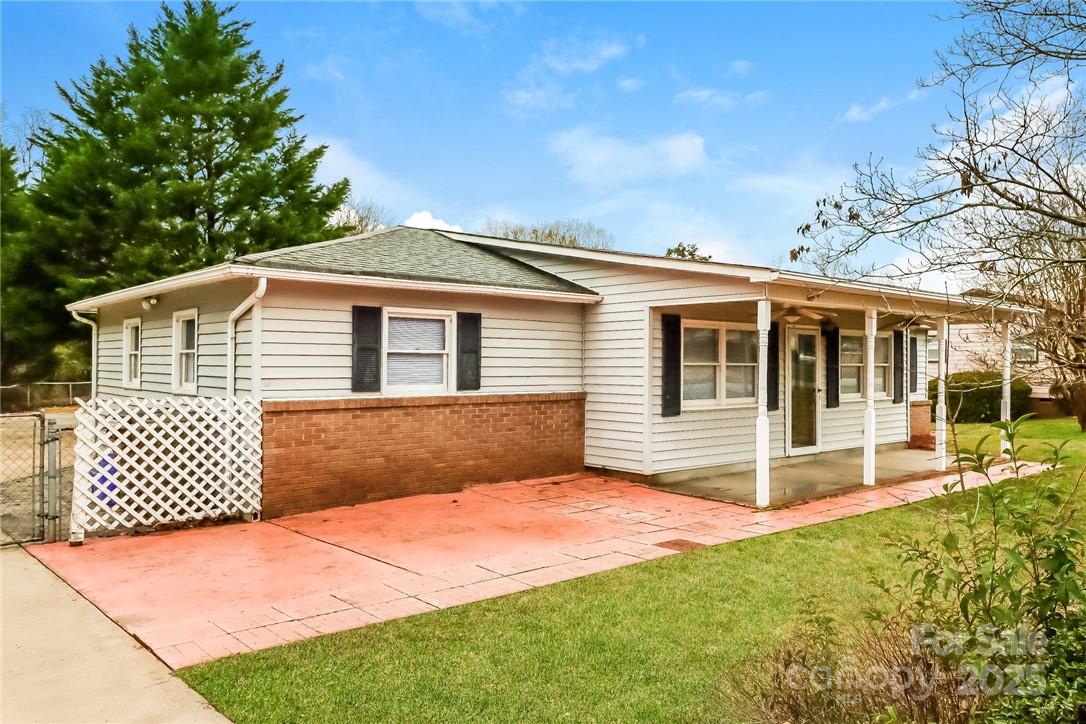 2126 Downey Street