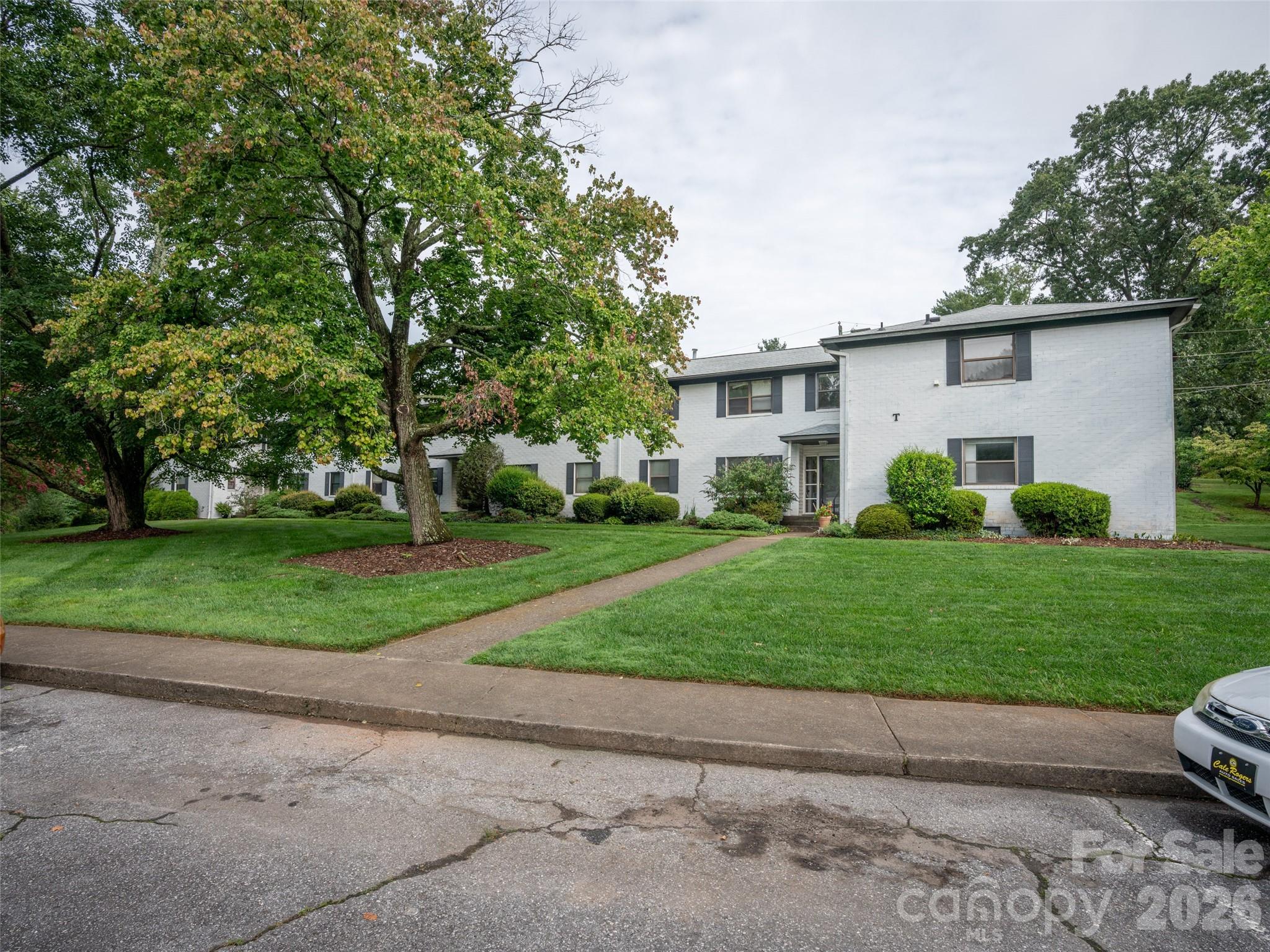 Beverly Condos - Residential