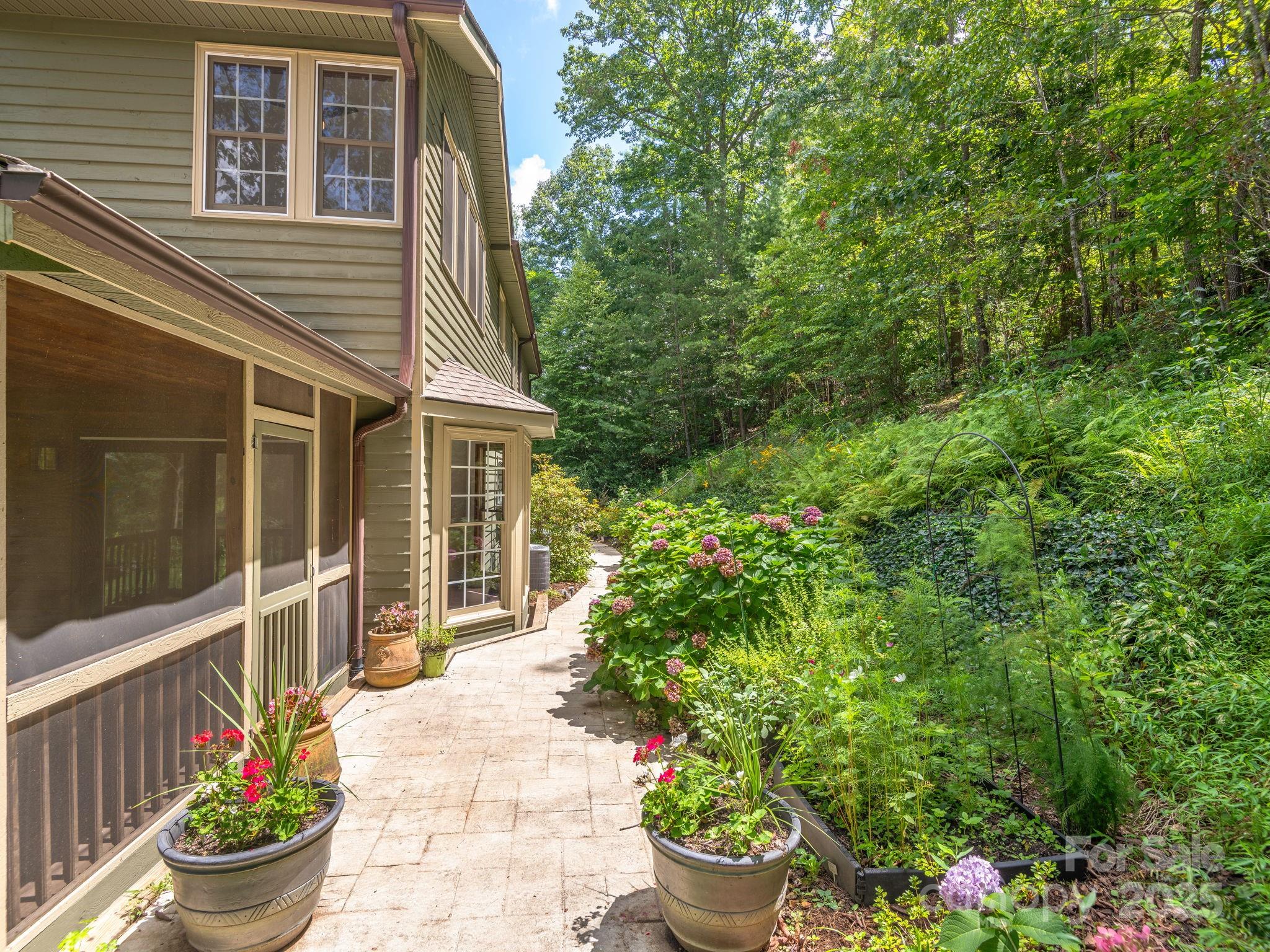 12 Sunny Ridge Drive