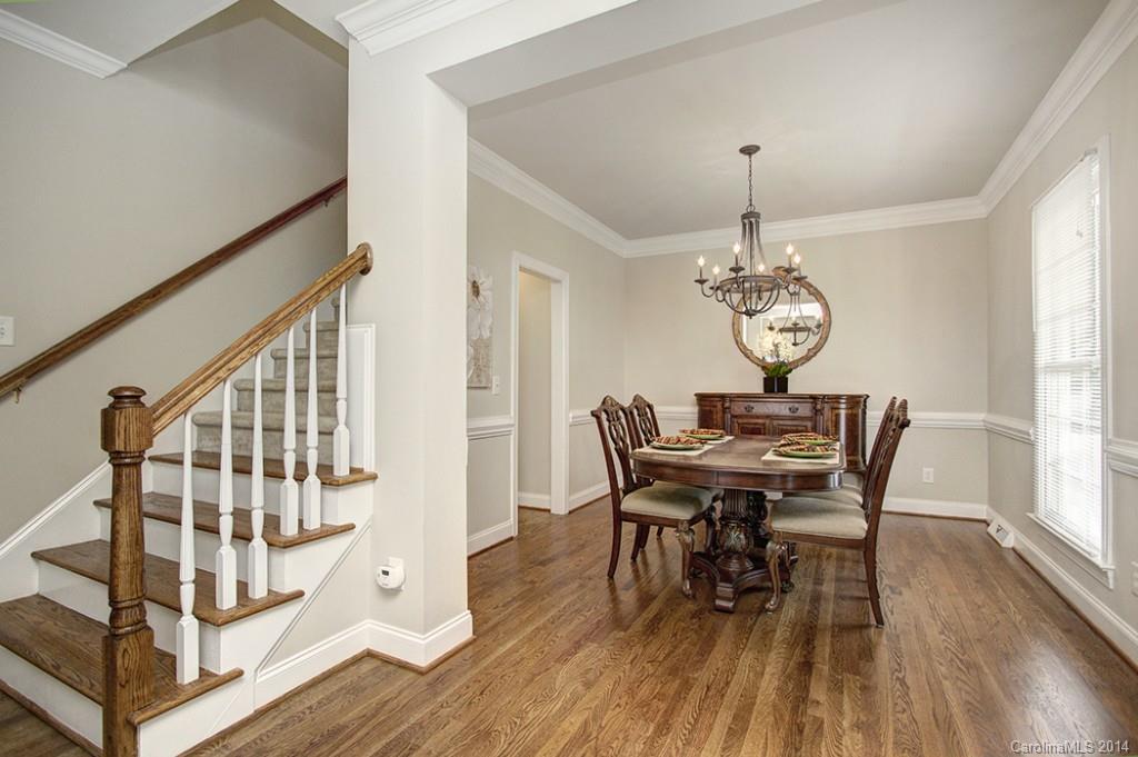 The Oaks On Providence - Residential