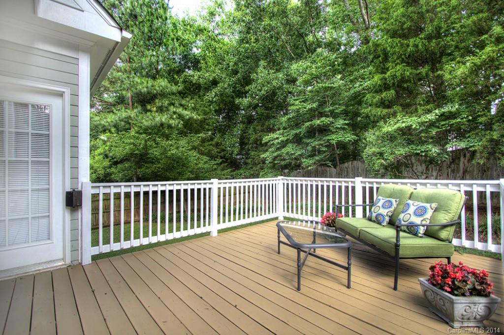 The Oaks On Providence - Residential