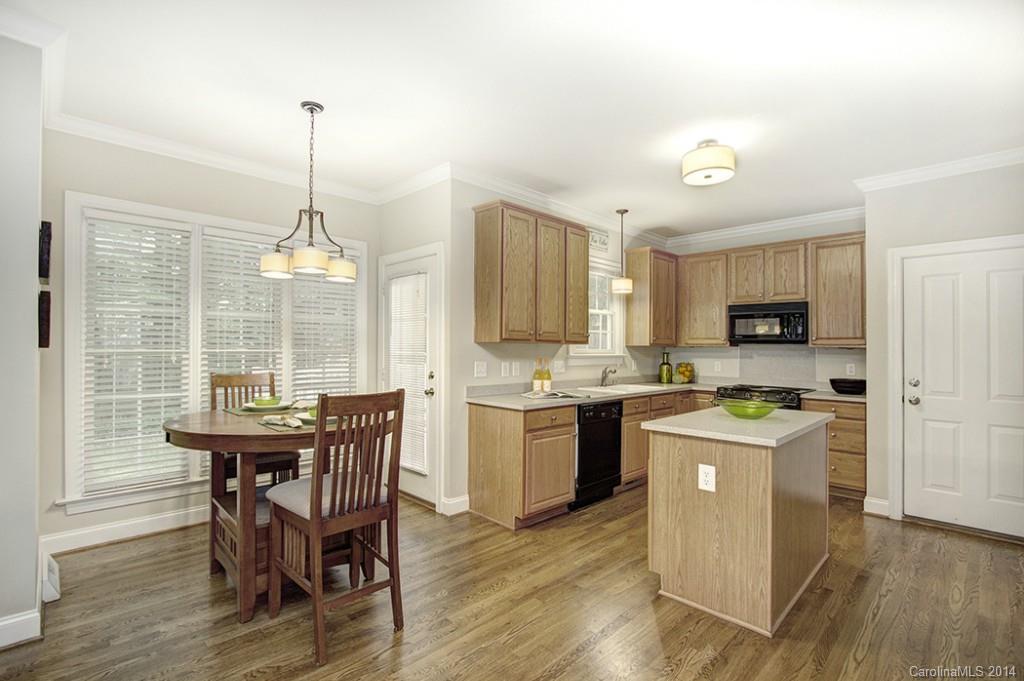 The Oaks On Providence - Residential