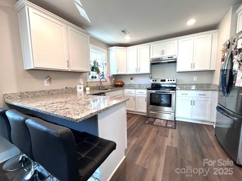 606 E Carpenter Street Dallas NC 28034
