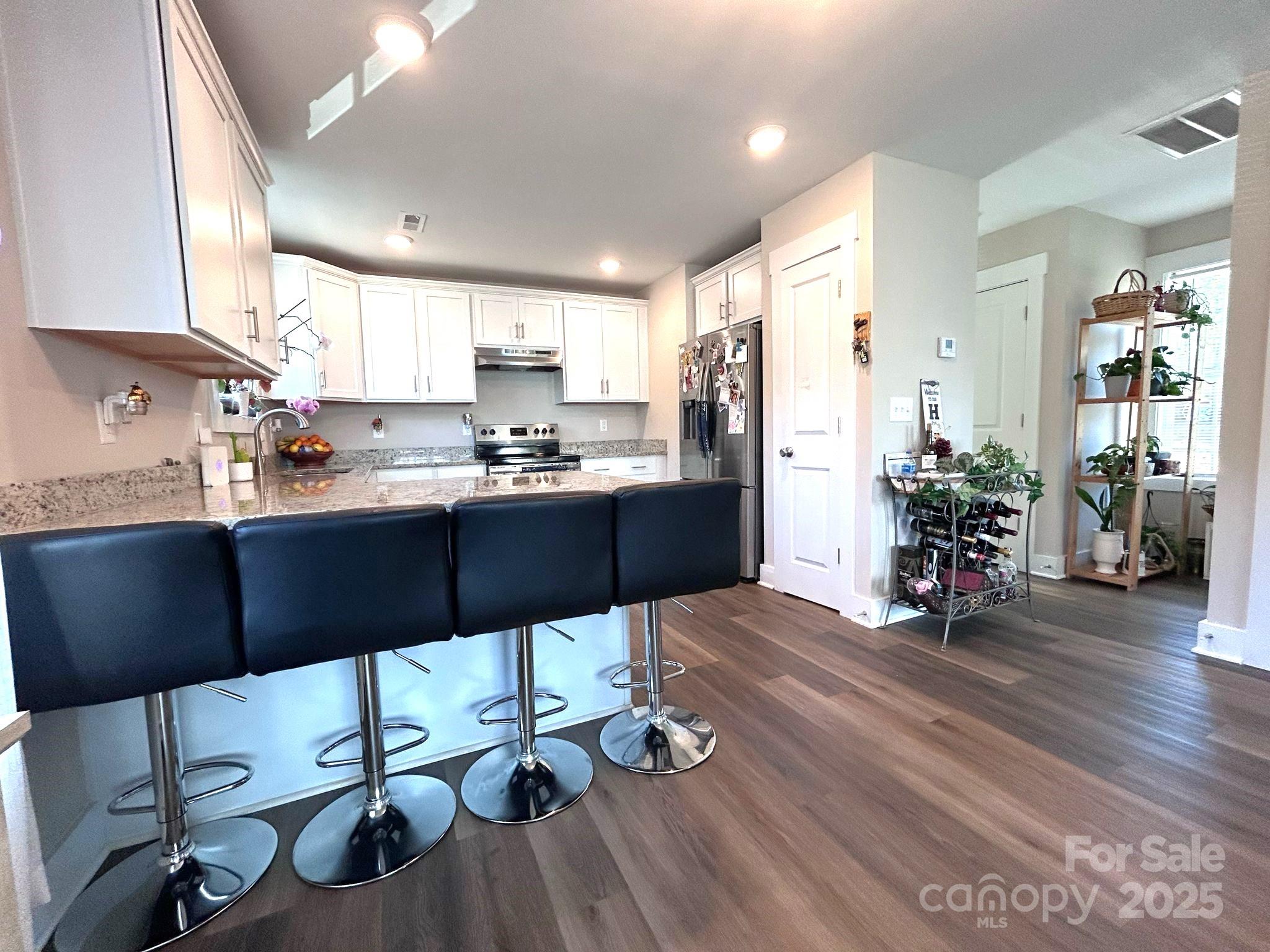 606 E Carpenter Street