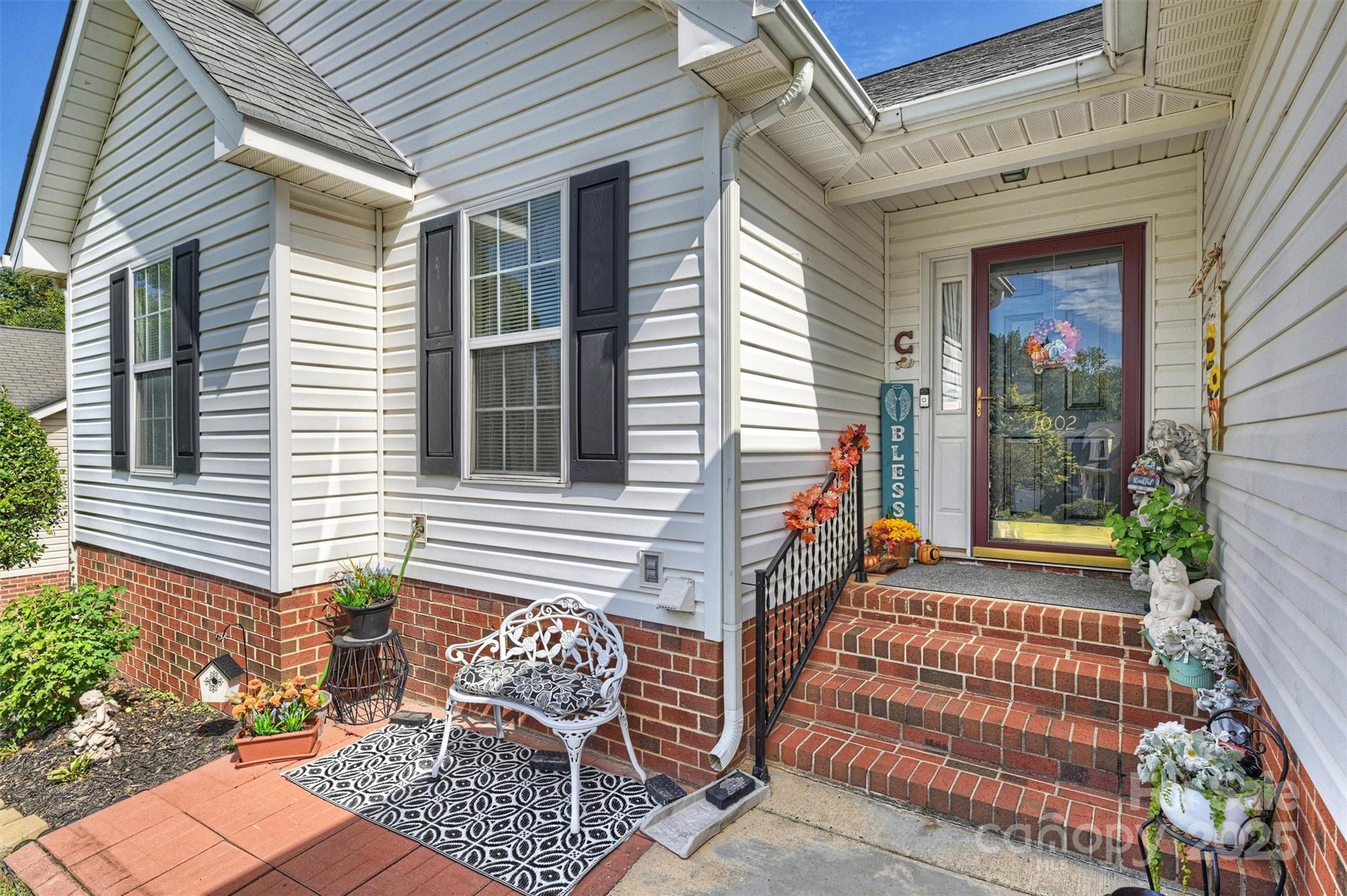 1002 Raywood Court