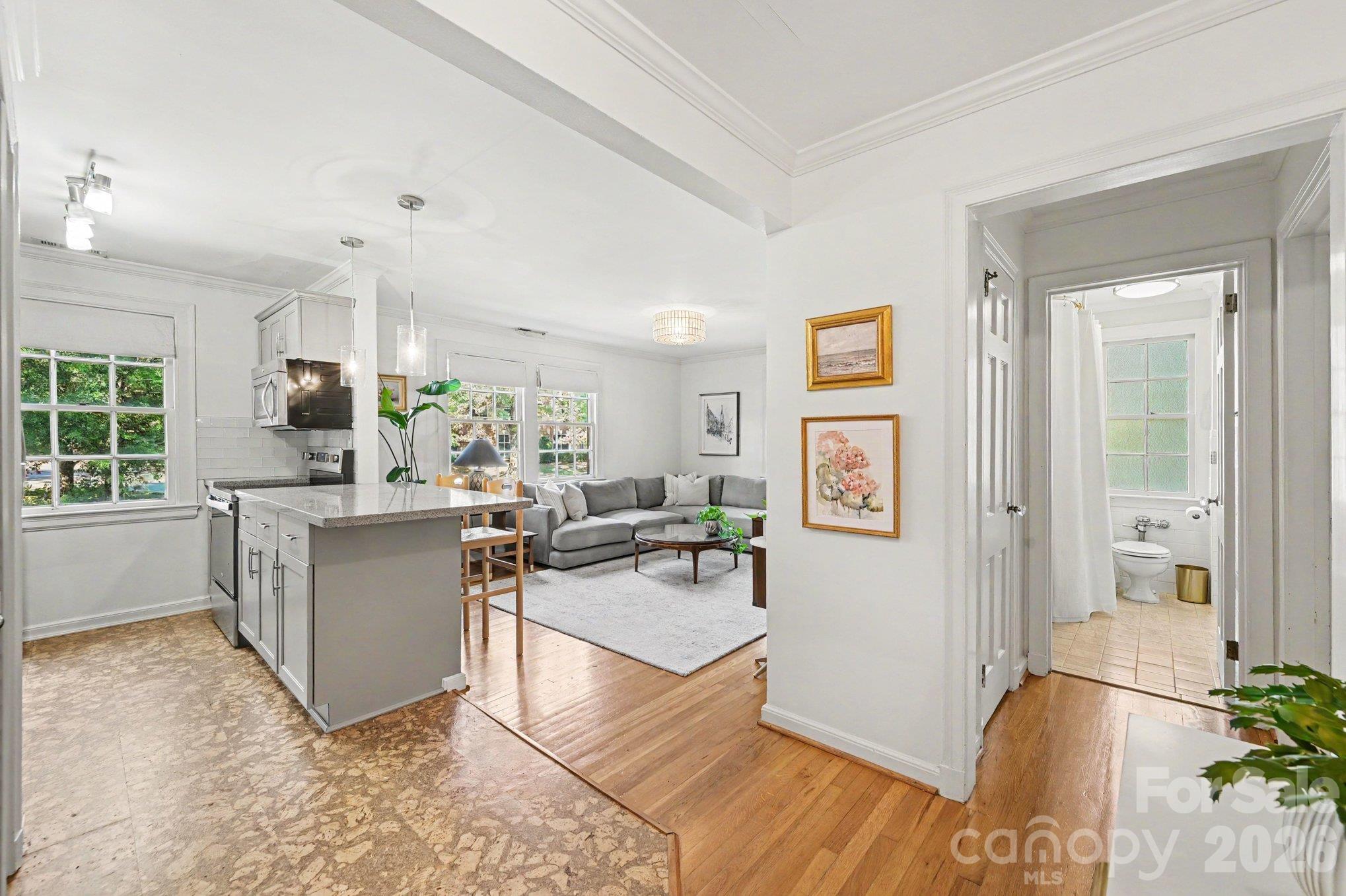 101 S Laurel Avenue 72B
