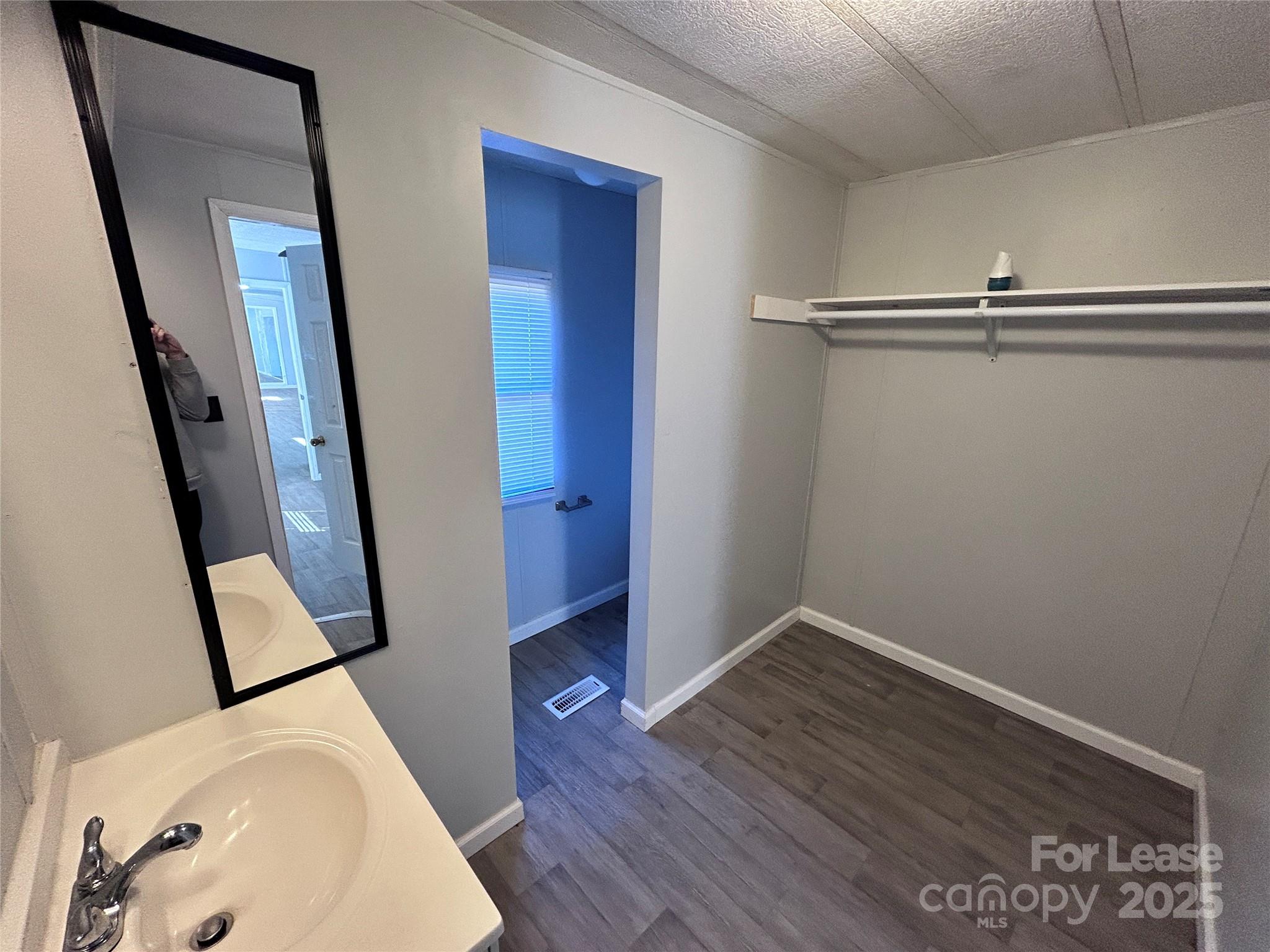 Cove View Park - Residential Lease