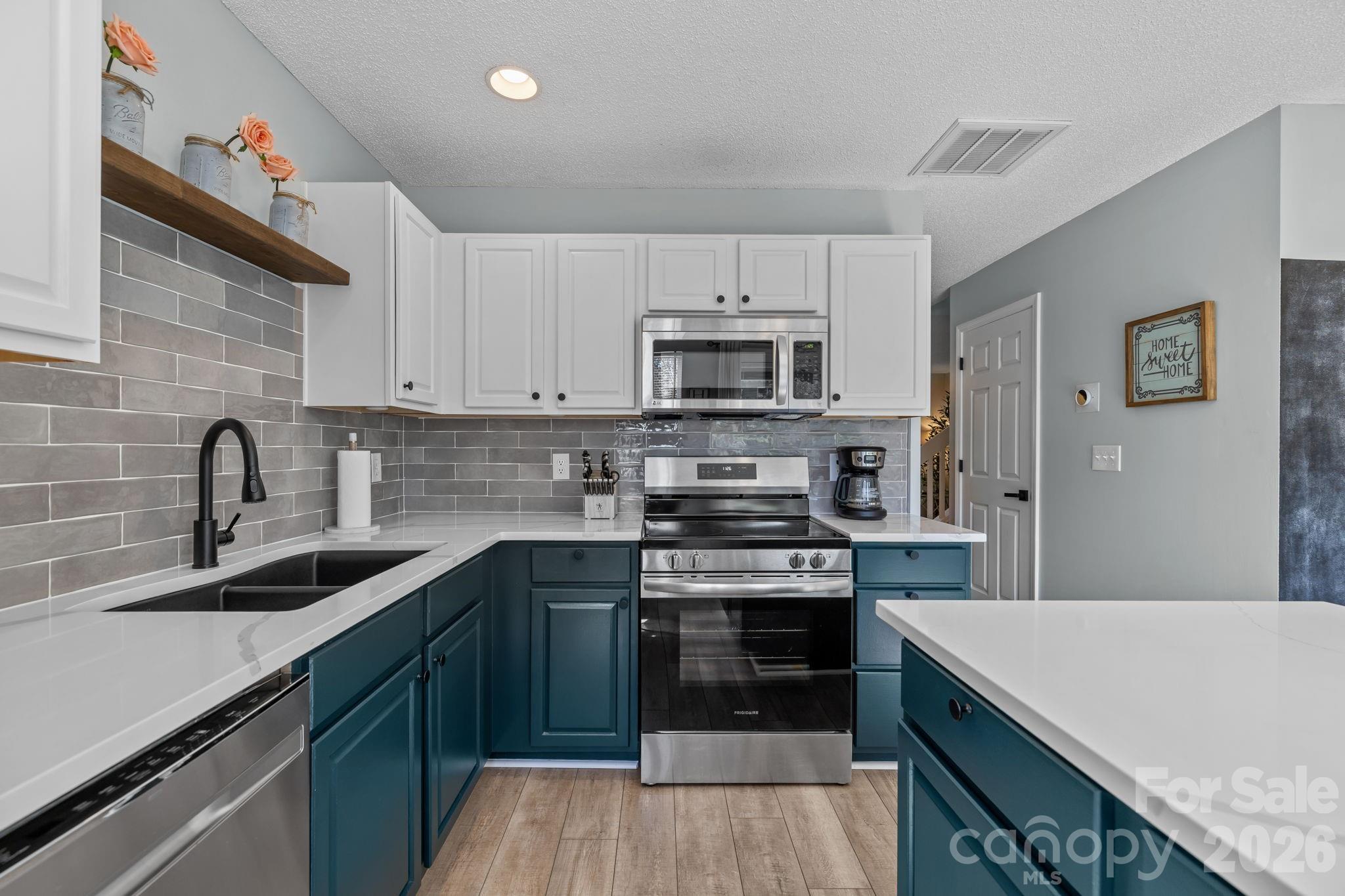 The Townes At River Crossing - Residential