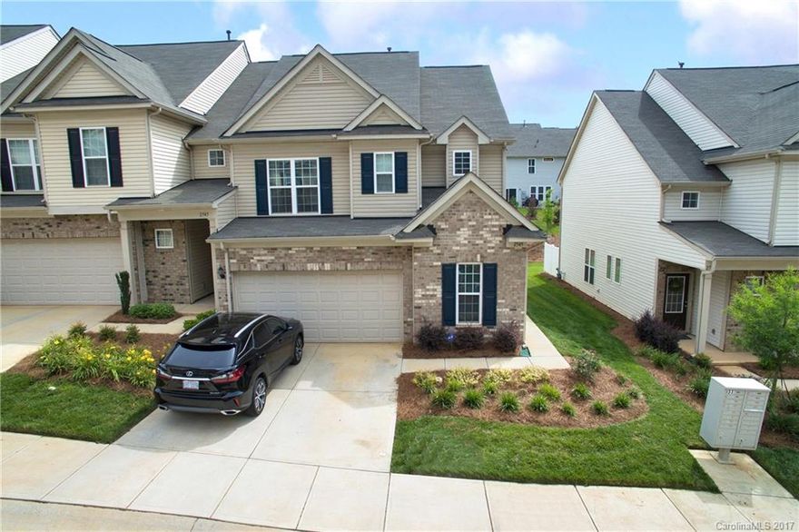 Amazing hard-to-find end unit in highly desirable Park South Station subdivision convenient to Uptown, restaurants and retail. This home boasts designer finishes with updated flooring, upgraded light fixtures, wrought iron finishes on staircase and many more. Kitchen has granite countertops, gas stove and stainless steel appliances. Oversized owner's retreat with spectacular bathroom with his and hers closets. Shows better than a model home. This one won't last so bring your buyers!