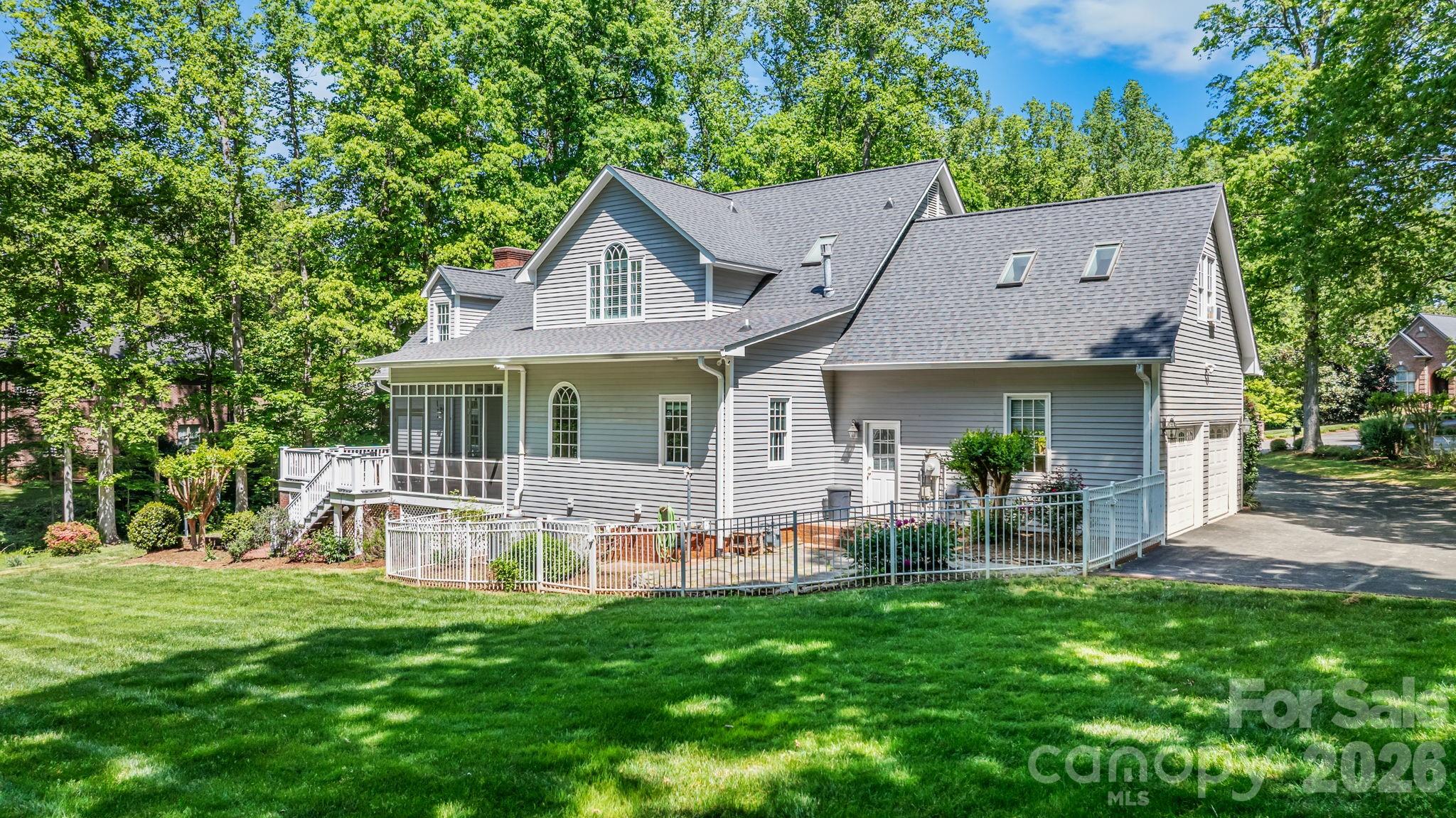 Country Club Acres - Residential