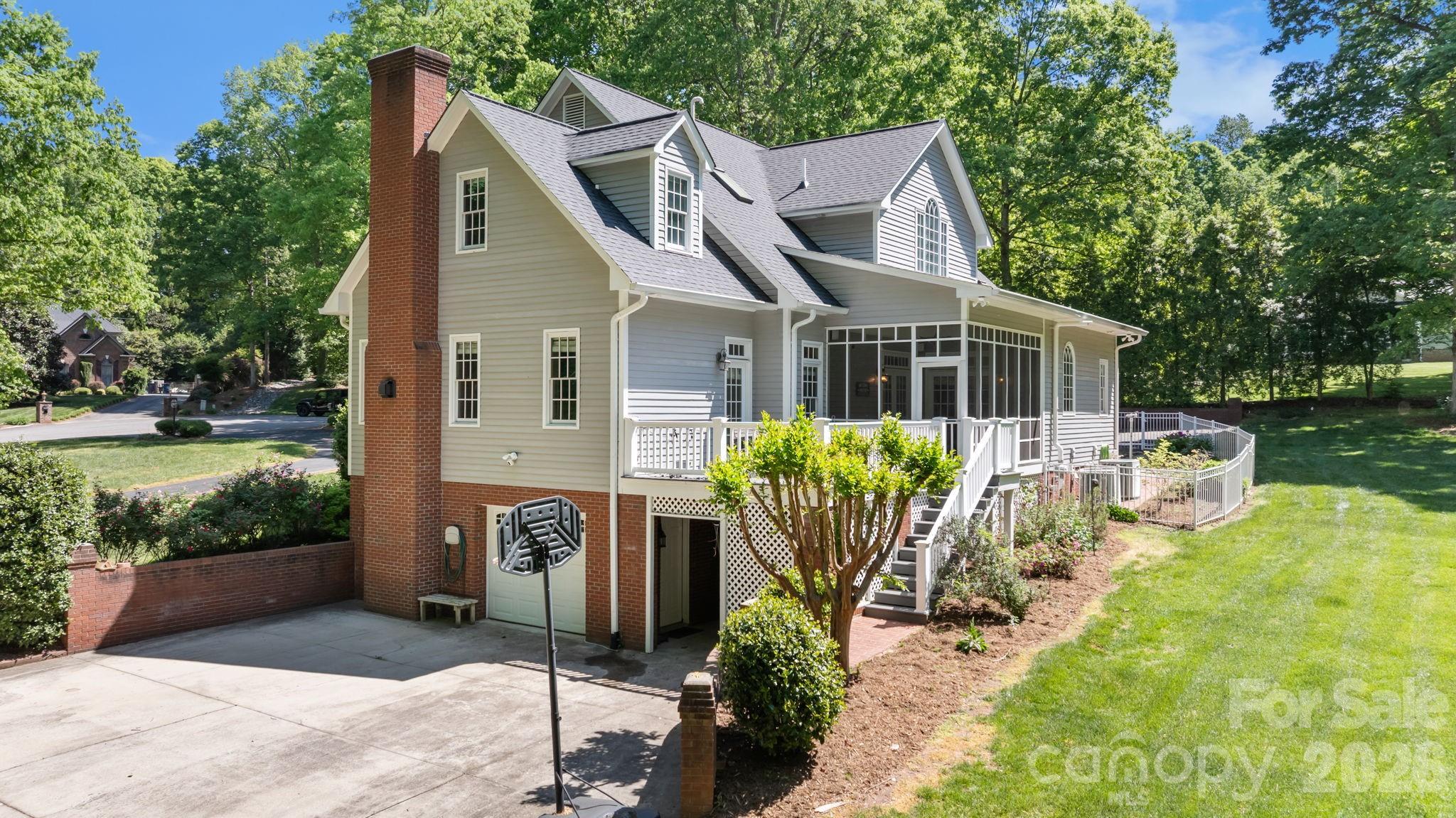 Country Club Acres - Residential