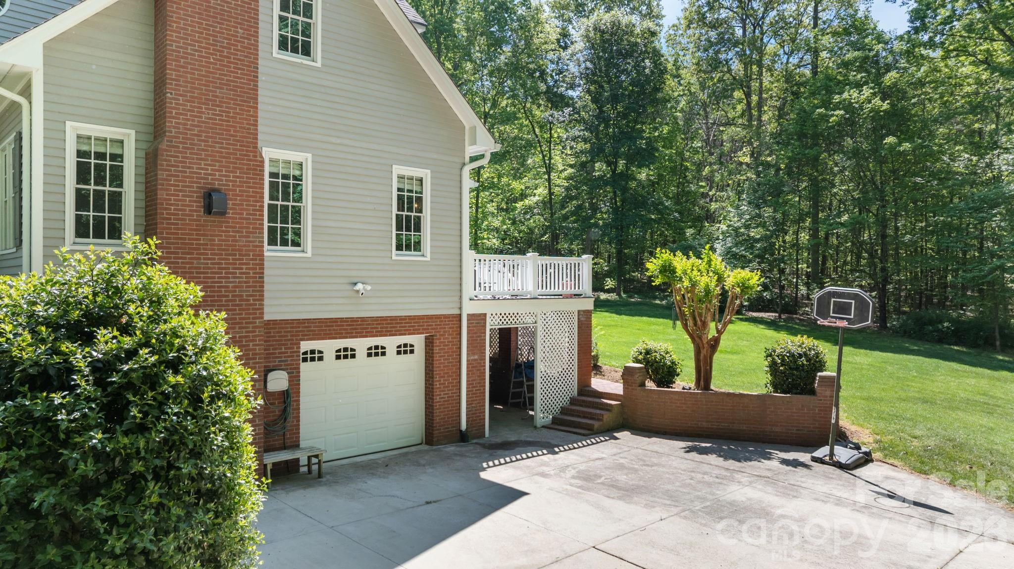 Country Club Acres - Residential