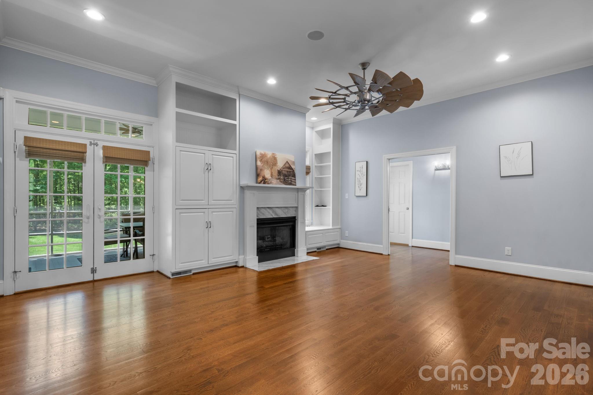 Country Club Acres - Residential