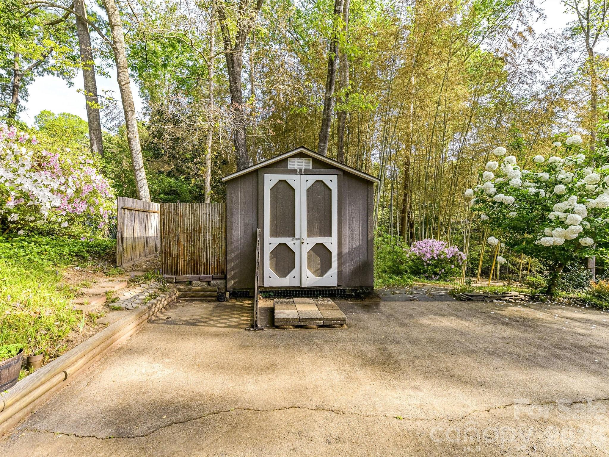 Beverly Woods East - Residential