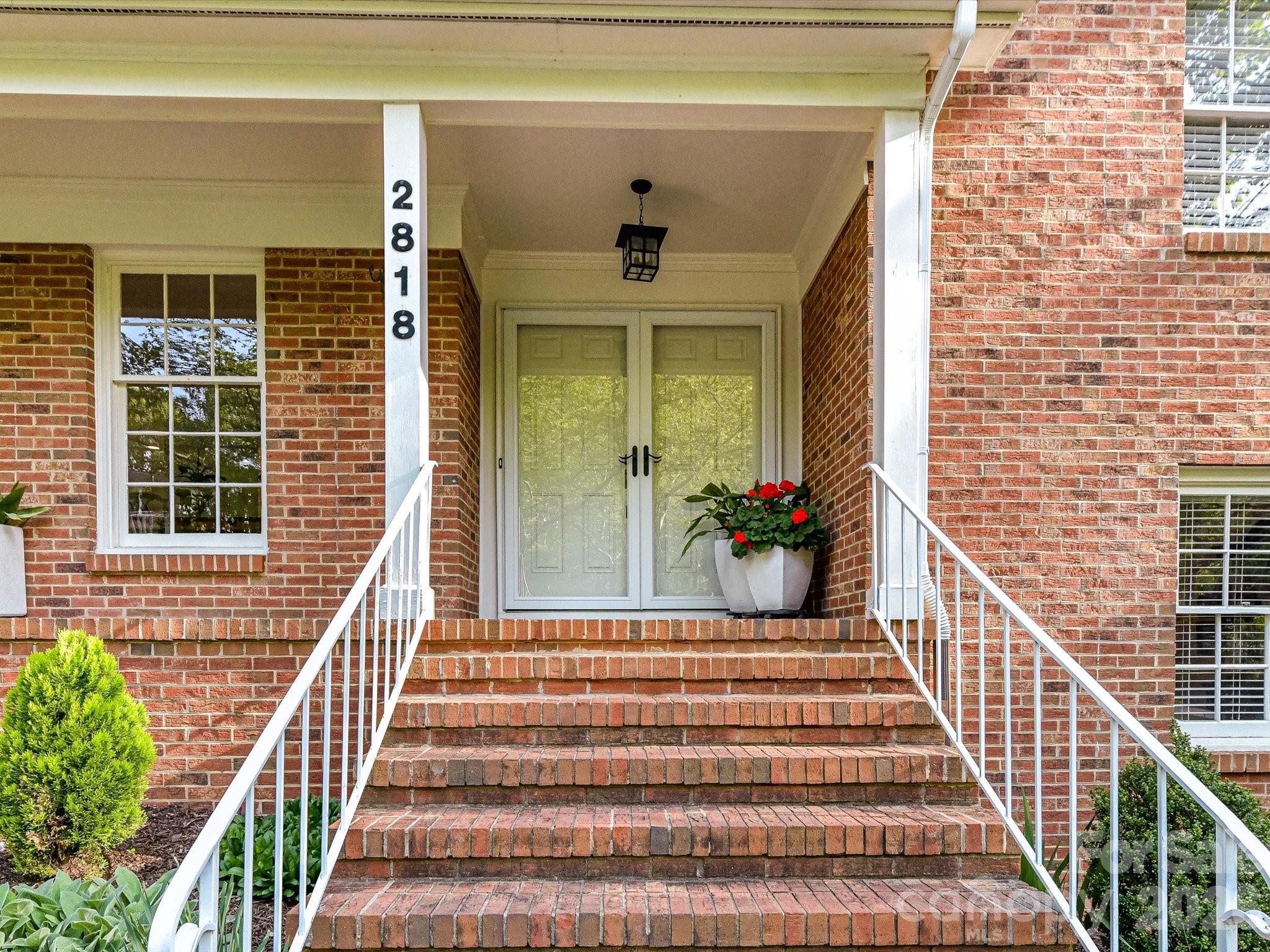 2818 Hinsdale Street