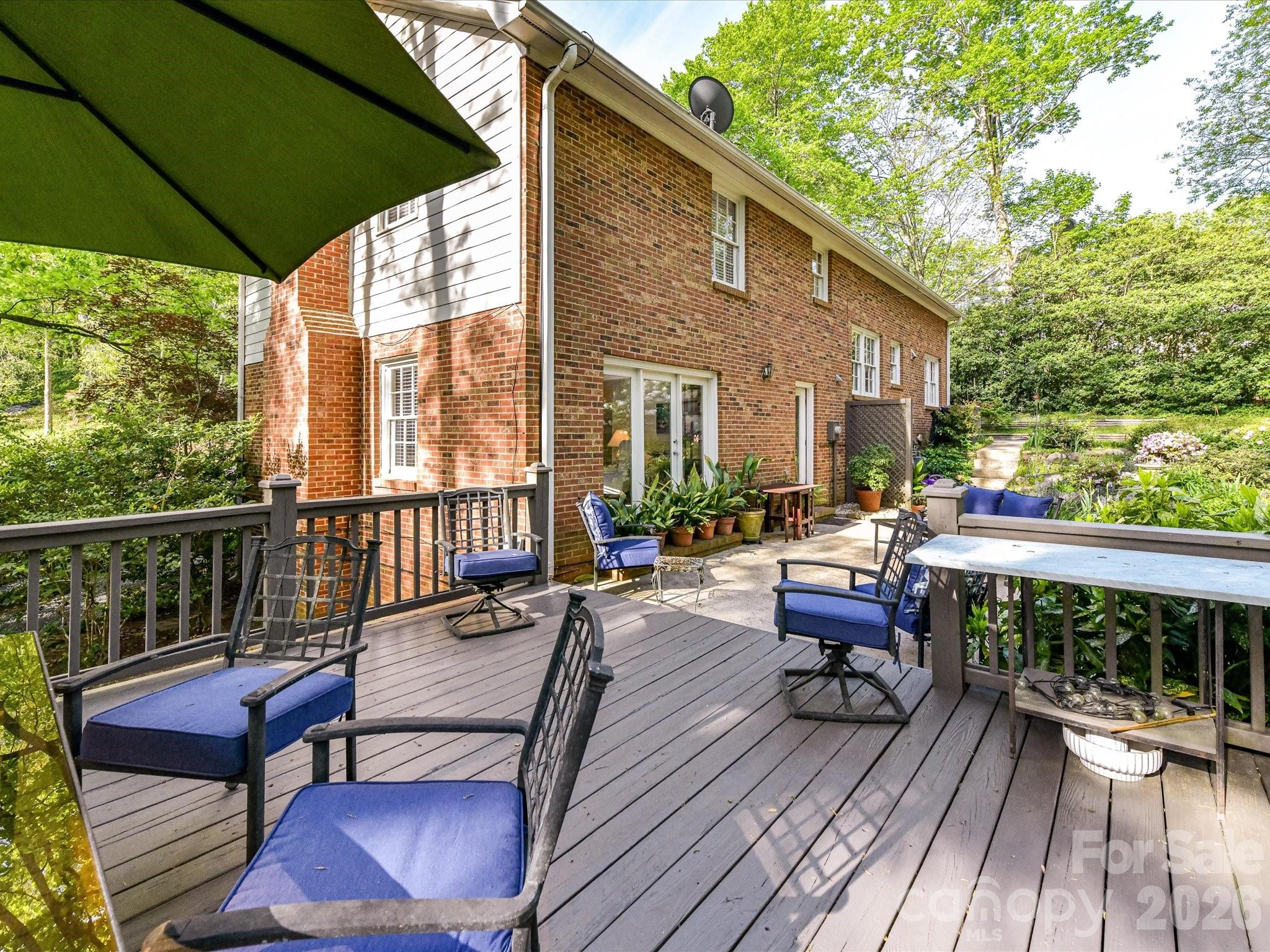 Beverly Woods East - Residential