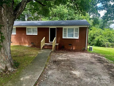 Photo of 110 Mendota Avenue, Lexington, NC 27292 (MLS # 4308506)