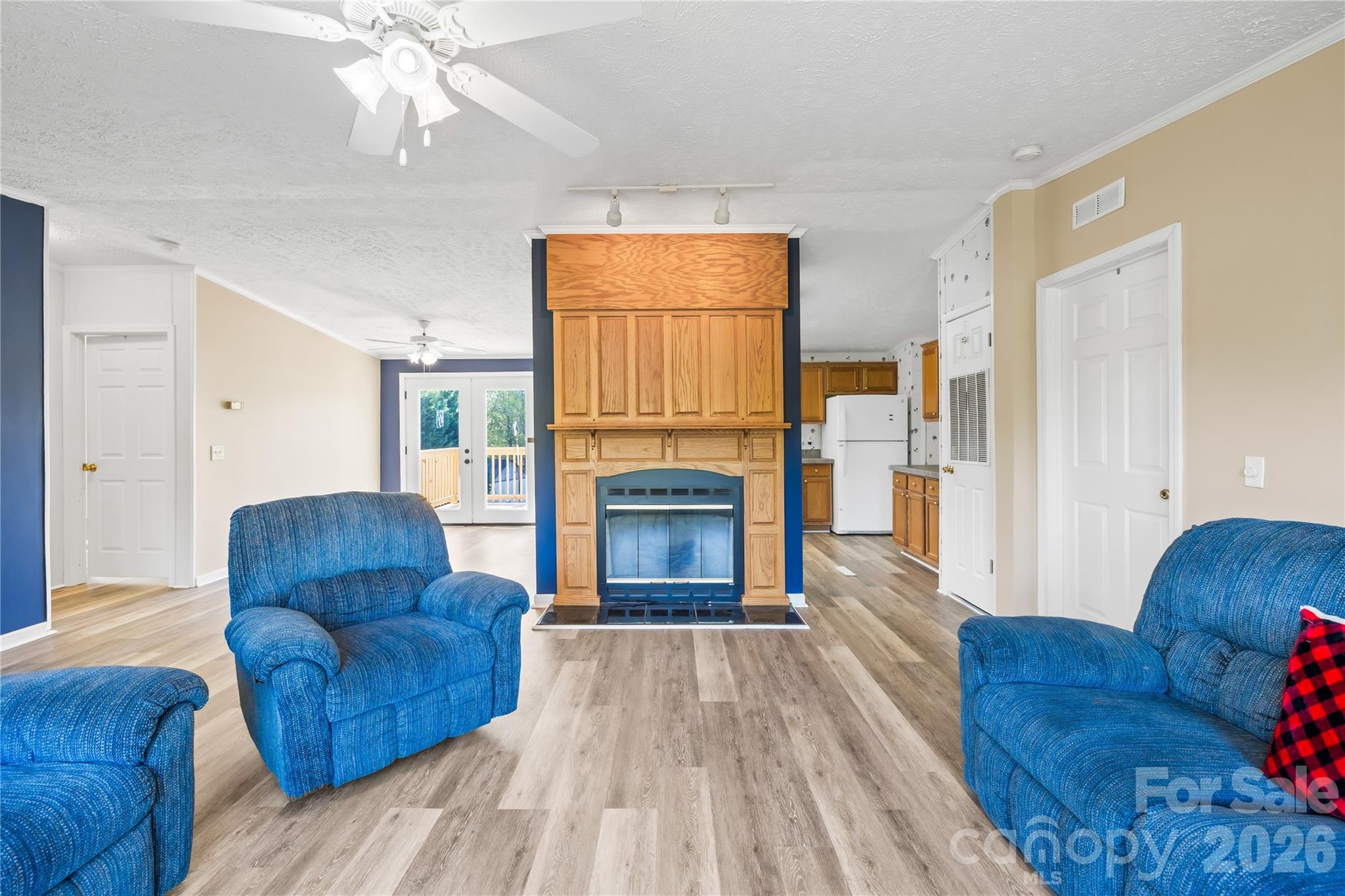 Twin Oaks Estate - Residential