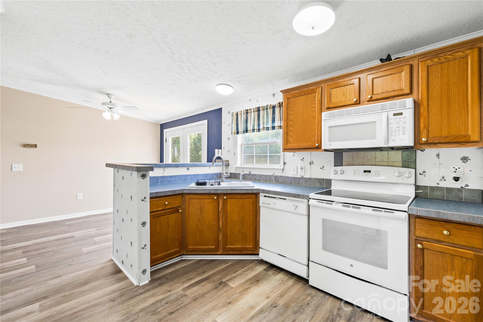 Twin Oaks Estate - Residential