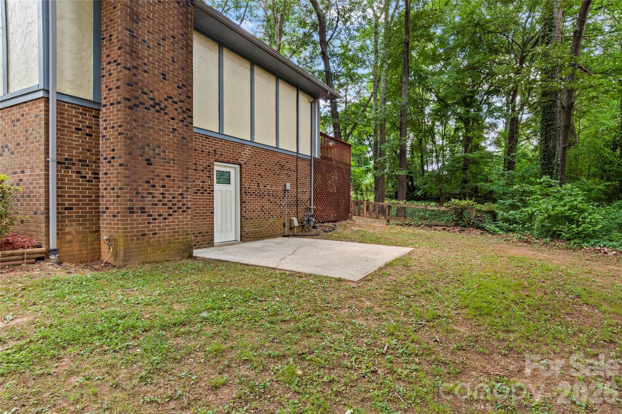 1106 Kelwyn Lane