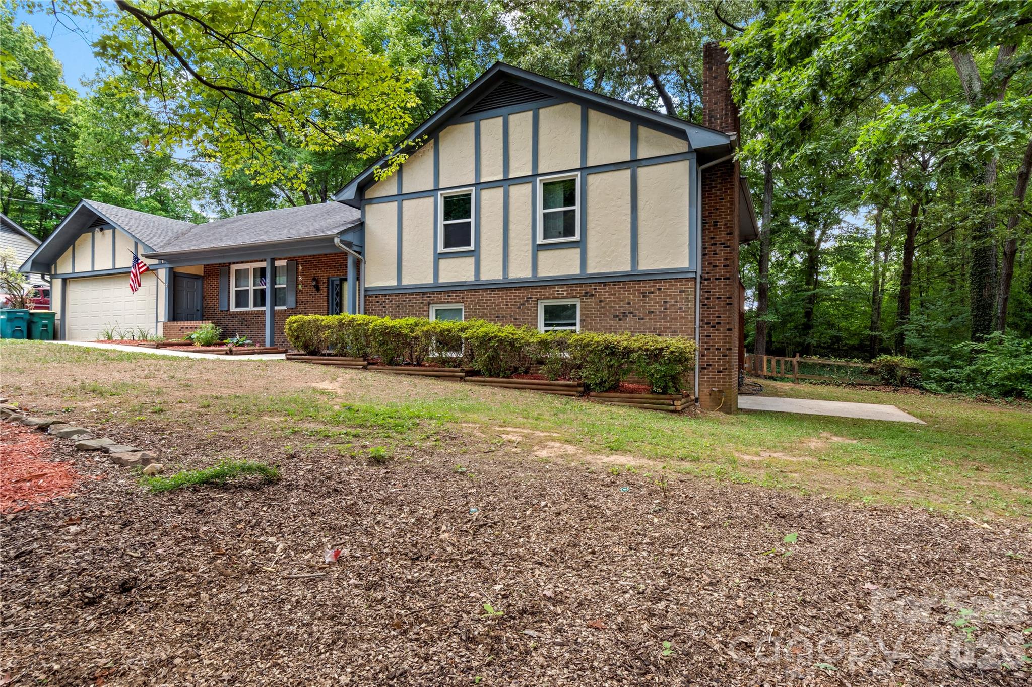 1106 Kelwyn Lane