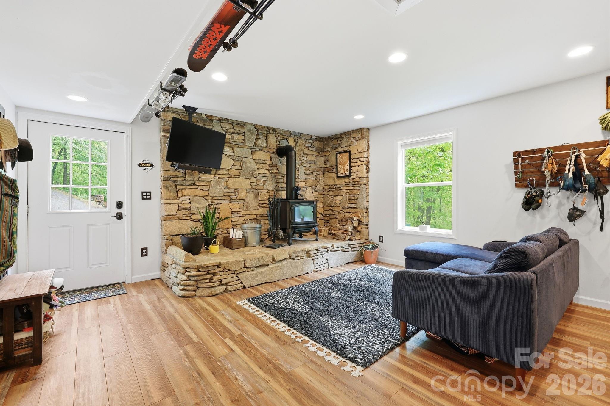 302 Rich Mountain Road