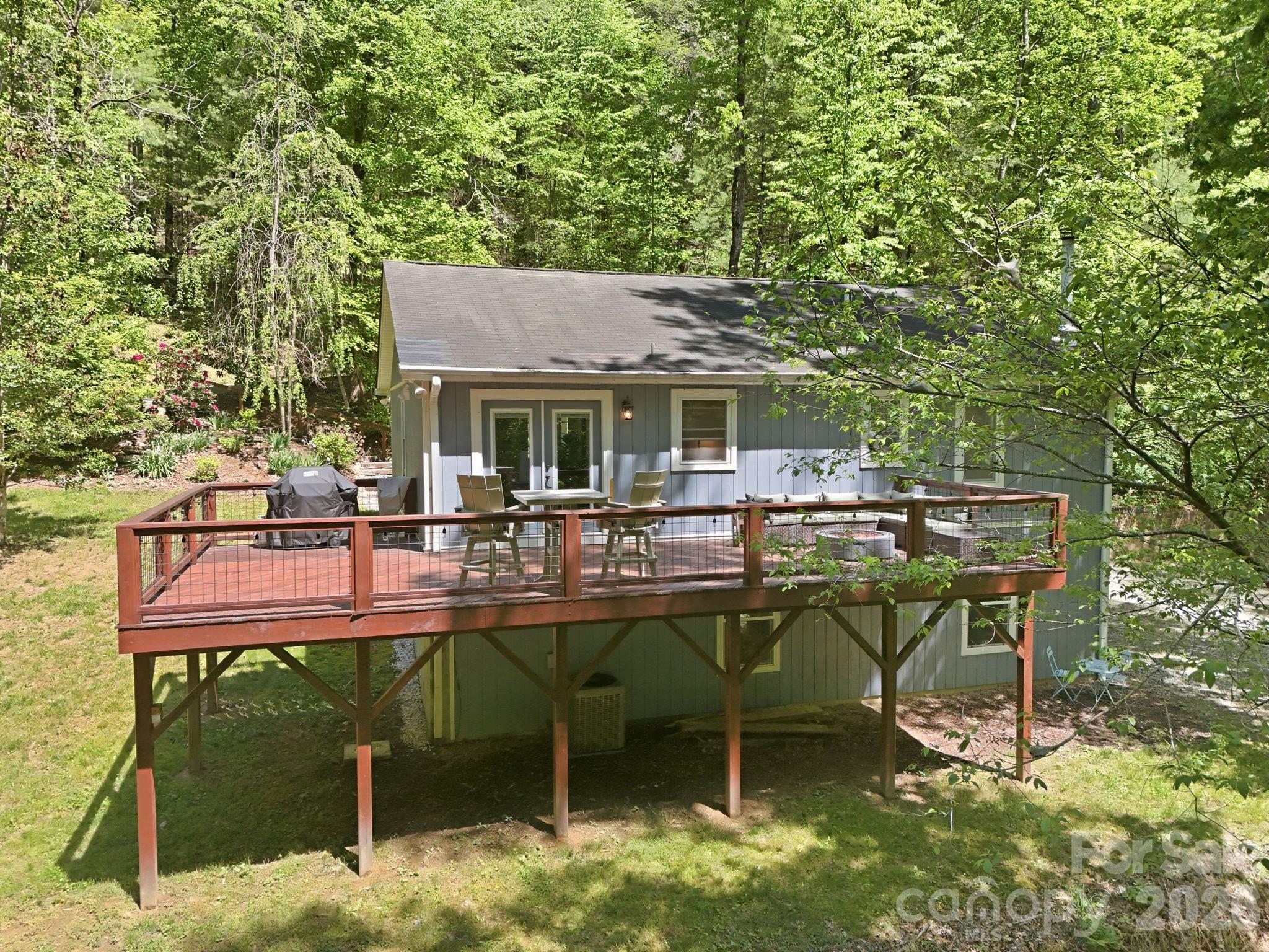 302 Rich Mountain Road