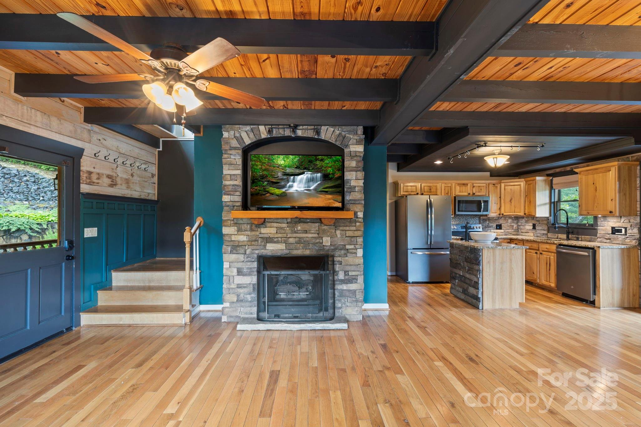 111 Grizzly Den Way