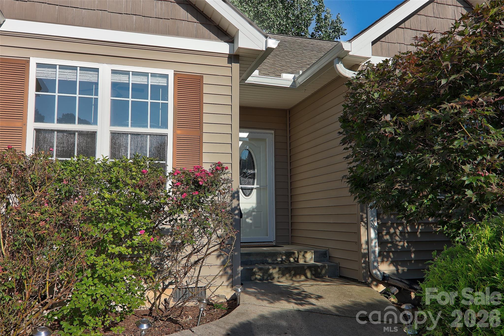 102 Woodcreek Circle