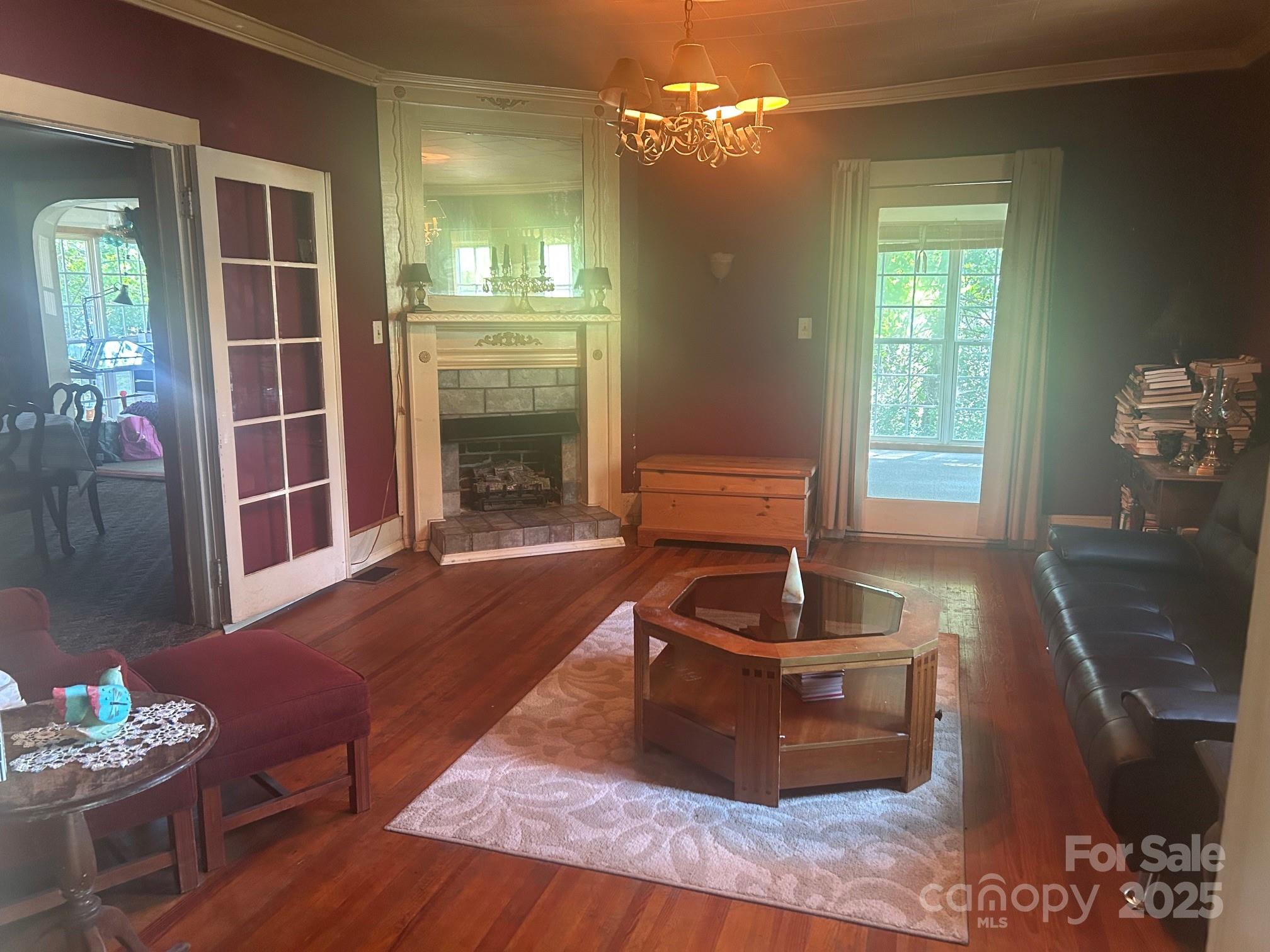 408 Virginia Avenue W