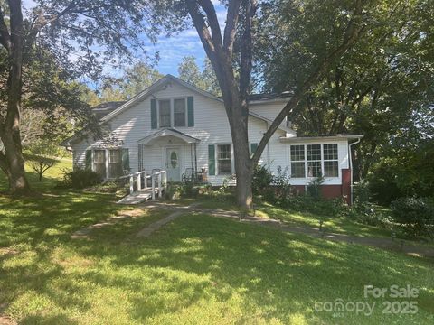 408 Virginia Avenue W Bessemer City NC 28016