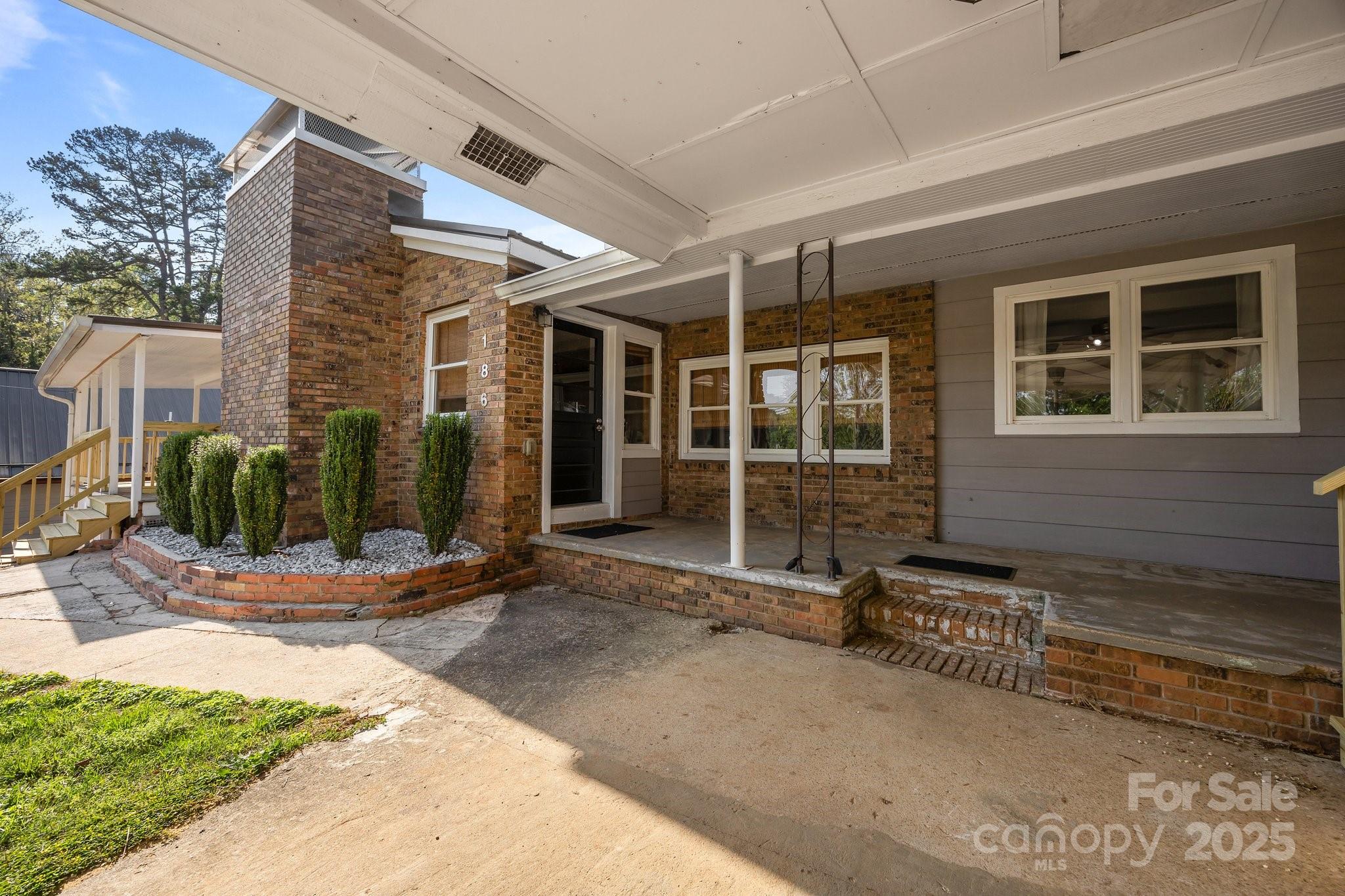 186 Joyner Avenue