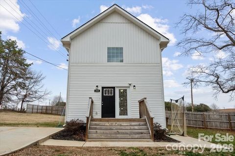 Photo of 305 Wingate Court, Shelby, NC 28152 (MLS # 4371452)