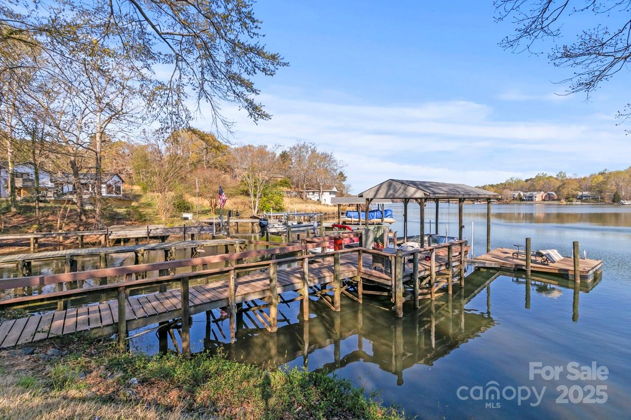1657 Bowater Road