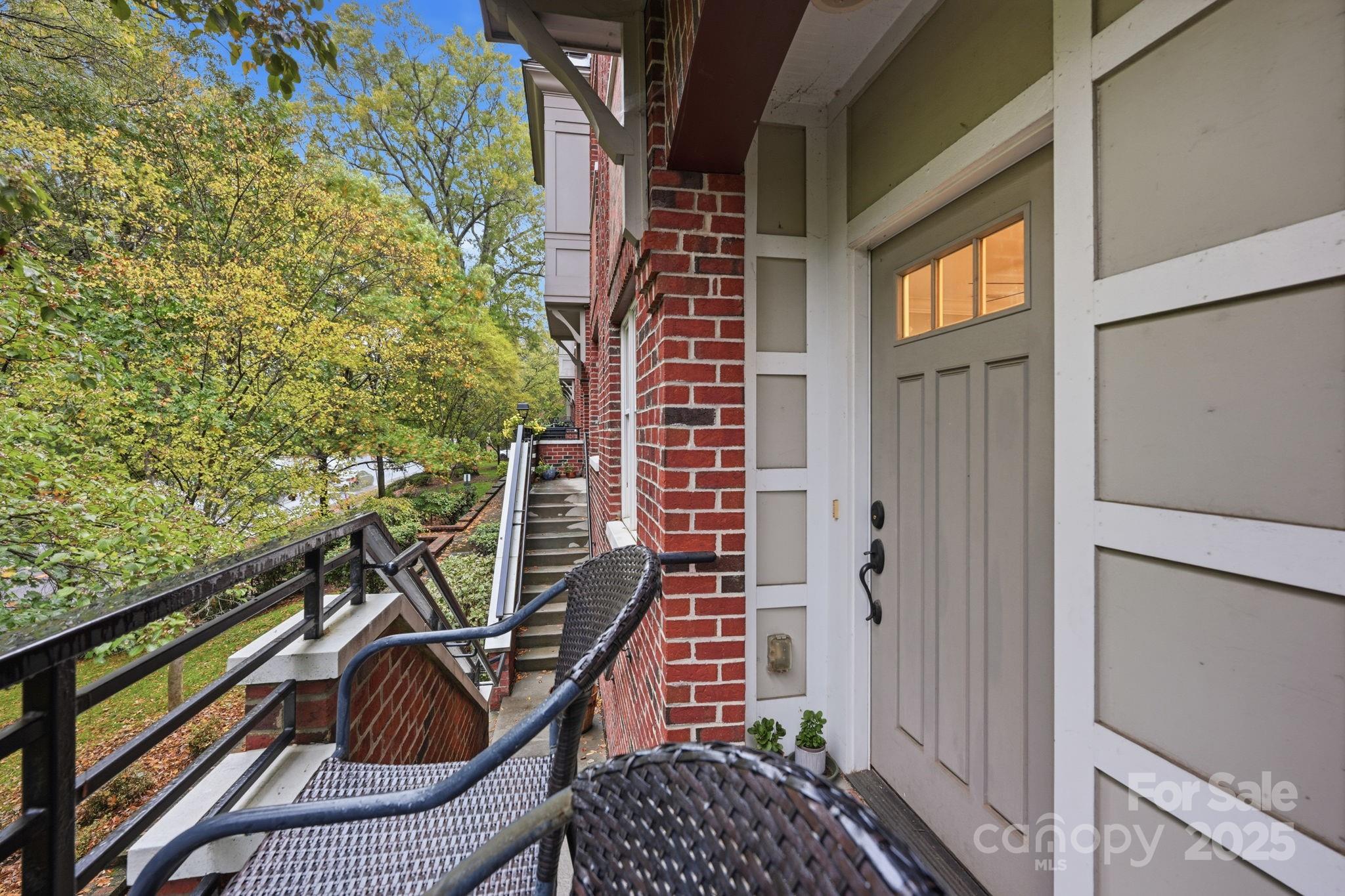 100 N Laurel Avenue 115