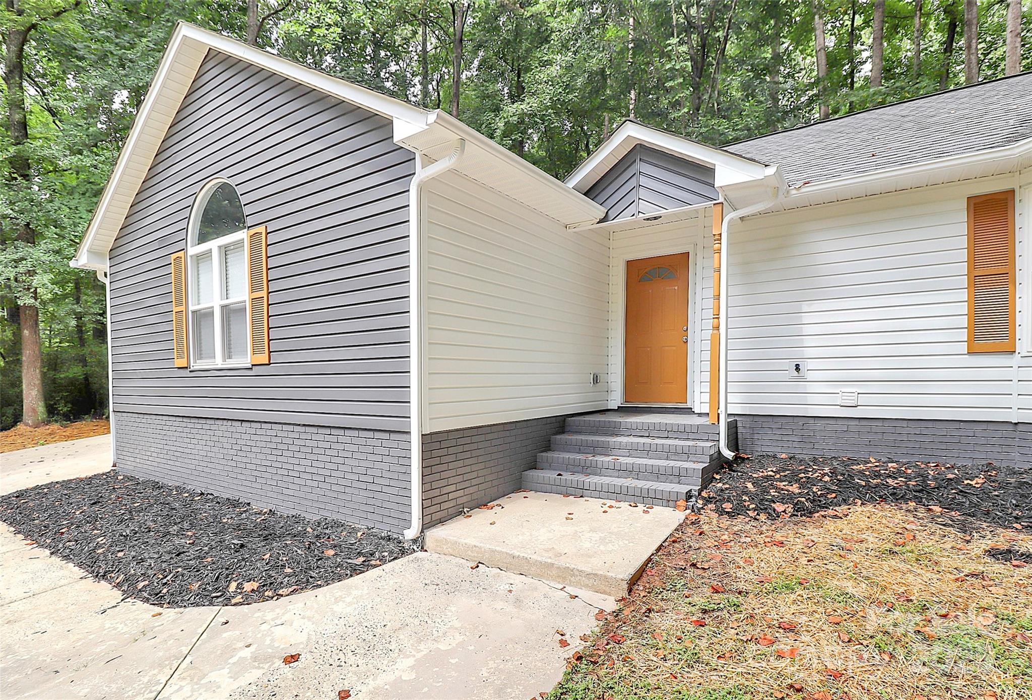 1540 Nichole Lane
