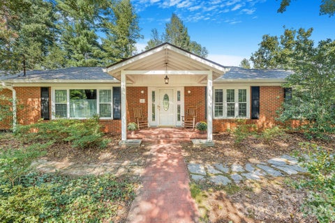 Photo of 1 Pheasant Ridge Drive, Asheville, NC 28804 (MLS # 4424381)