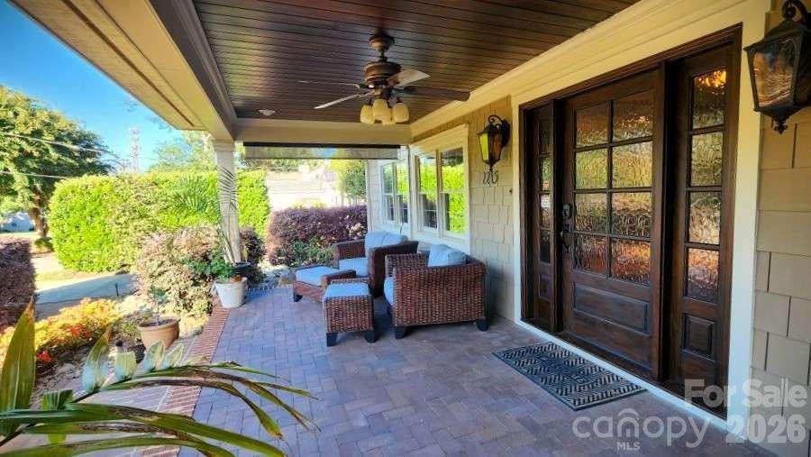 2215 Hassell Place