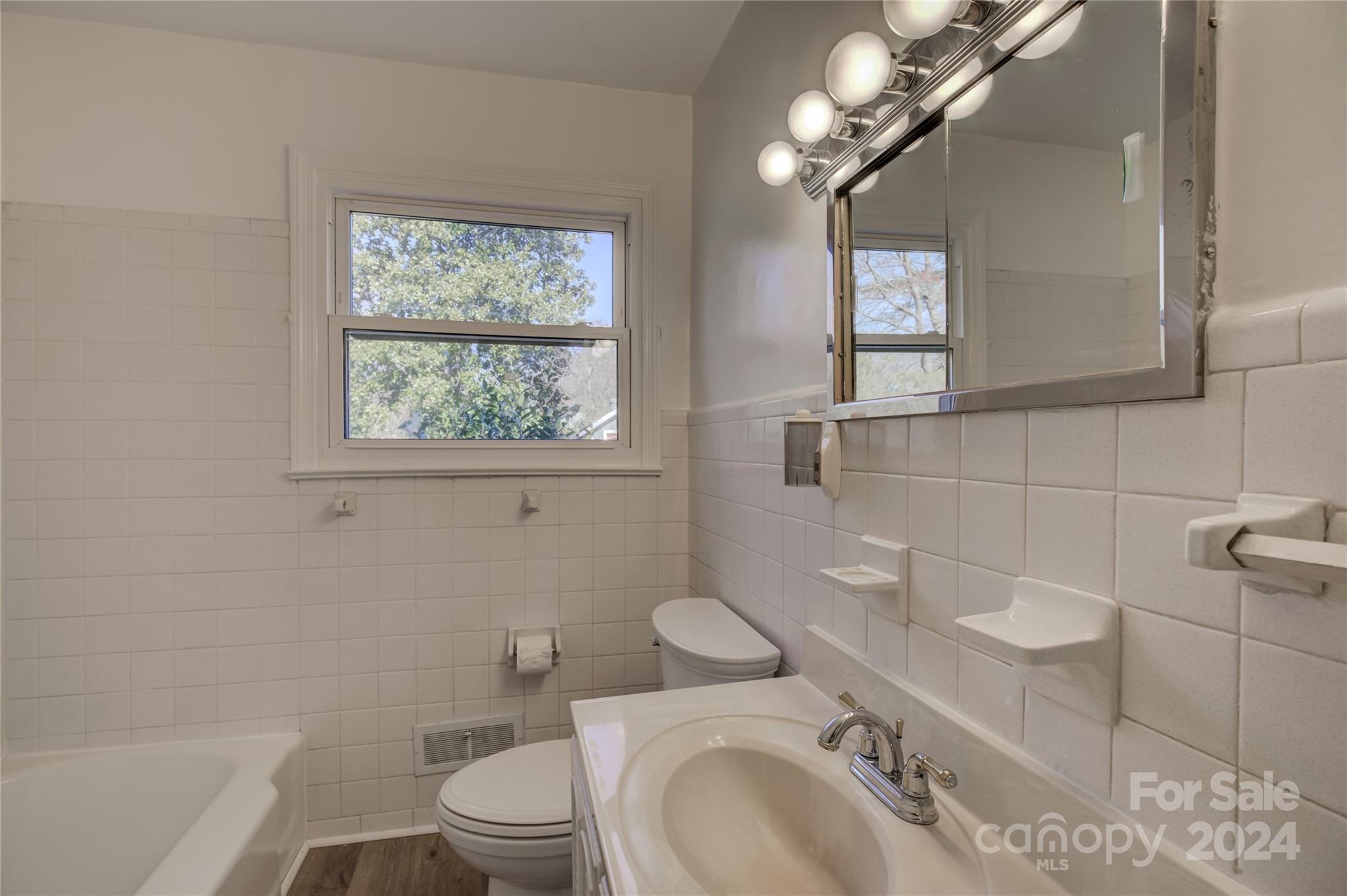 Seventeen Acres - Residential