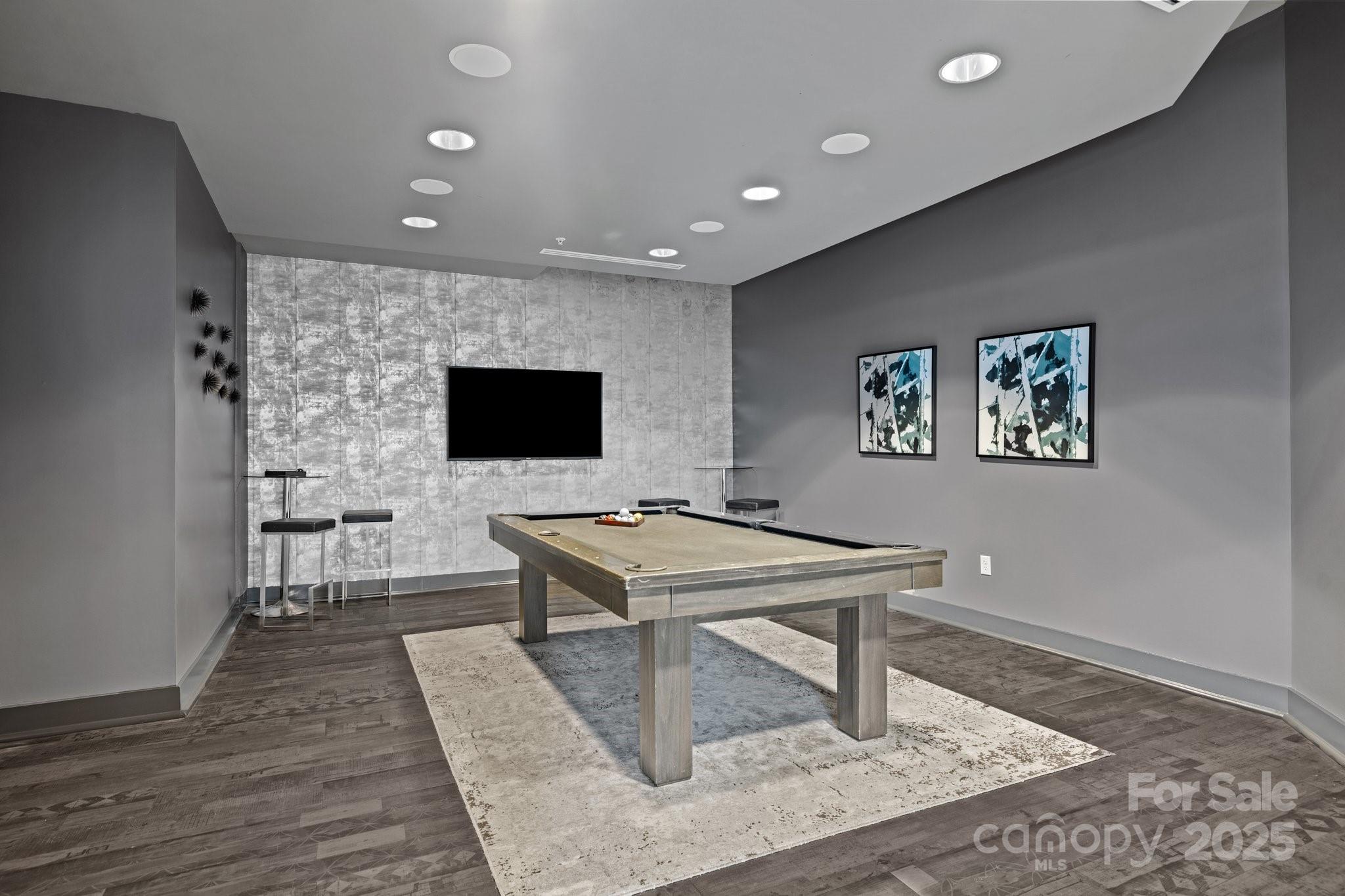 Avenue Condominiums - Residential