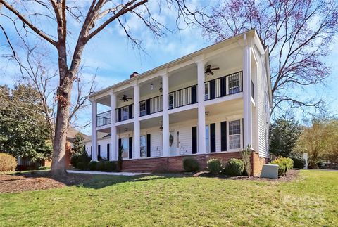 8600 Peyton Randolph Drive Charlotte NC 28277