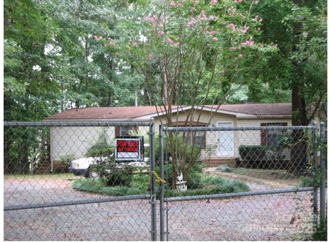 Photo of 4324 Stallingswood Drive, Matthews, NC 28104 (MLS # 4320369)