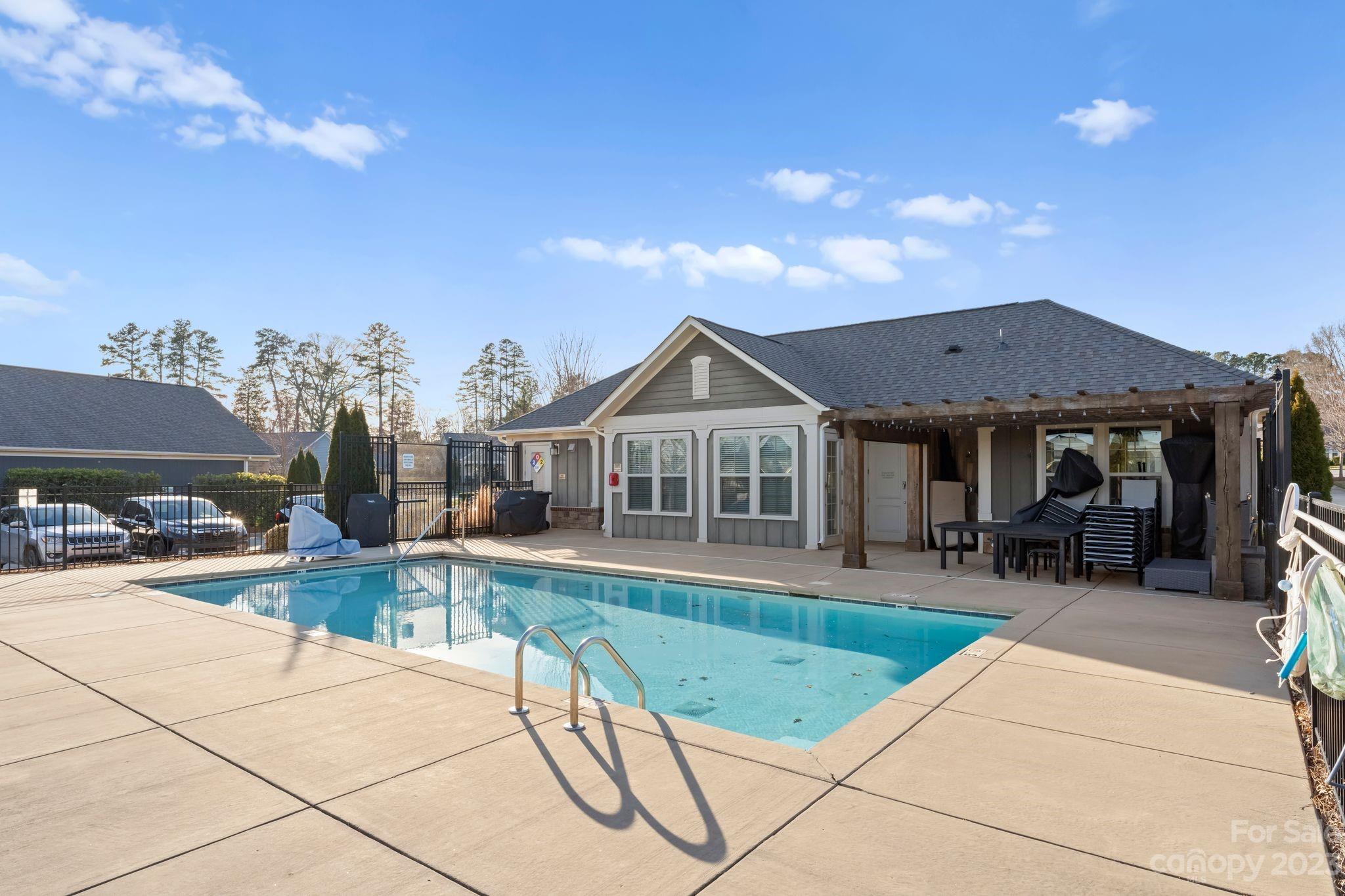 The Courtyards of Huntersville - Residential