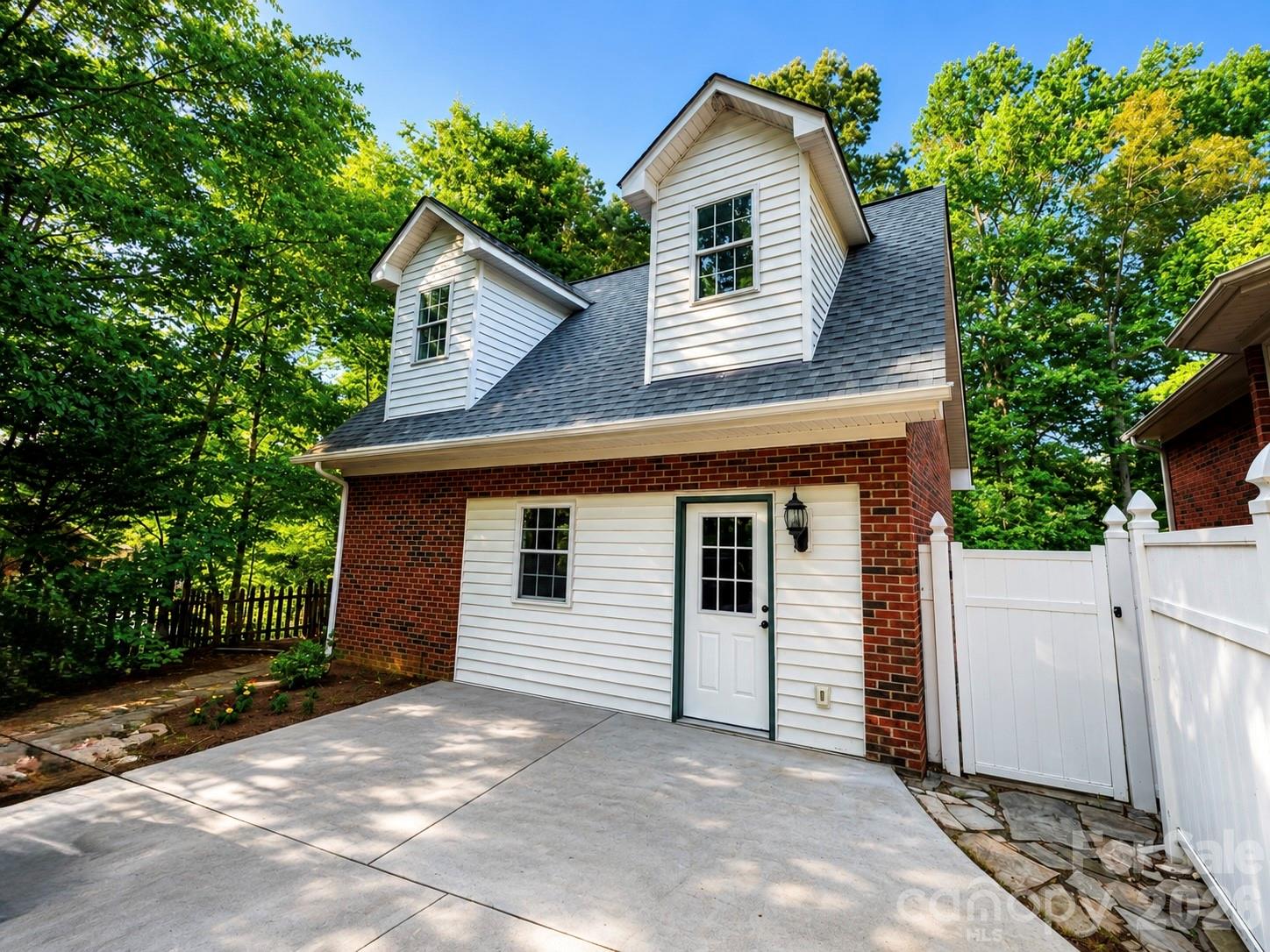 5406 Club View Drive
