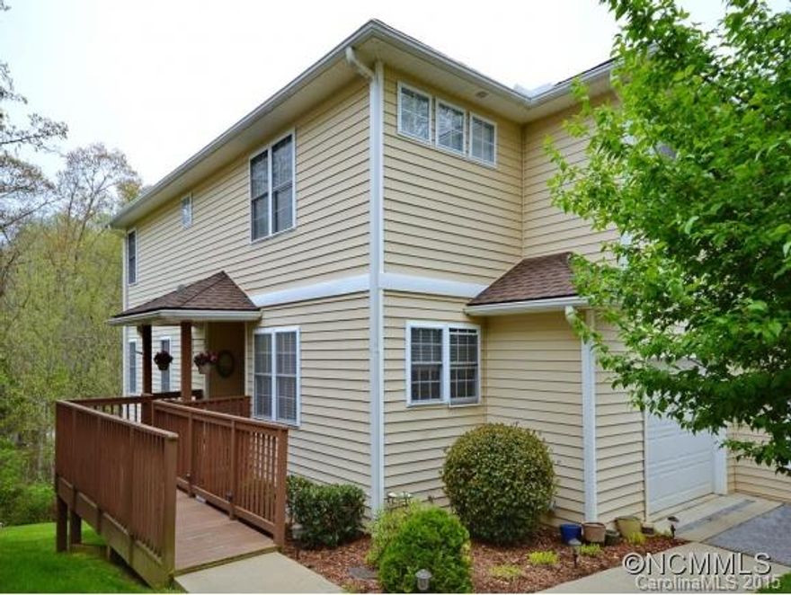 Are you looking for a townhome in a wonderful location, then look no further than Glens of Aberdeen in Mills River. Offering a 3 bedroom/3.5 bath townhome close to the airport, I-26 and easy access to Asheville, Hendersonville, Brevard and Mills River. Beautiful upgrades on the main floor with extensive hardwood flooring and a kitchen upgrade makes this a very attractive home. Located close to clubhouse, pool and fitness center.