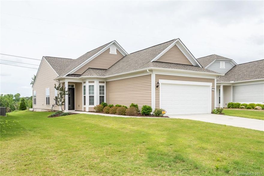 Popular Gray Myst model with Sunroom in a nice cul-de-sac within Sun City Carolina Lakes. Kitchen with bay window and breakfast nook has access to the garage and laundry. Open dining room and great room leads to sunroom and beyond to the rear patio with a tree lined view. Den adds flex space to suit your needs. Ceiling fans throughout. 
 55+Active Adult Community with resort style amenities.