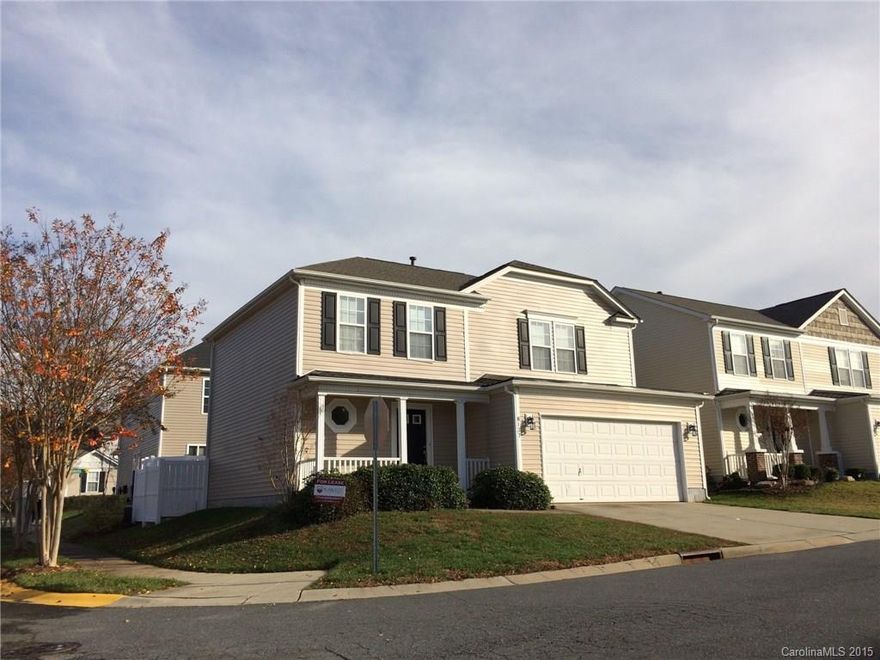 Beautiful 2 story open concept corner lot with wonderful onsite amenities. Located minutes from i485, this single family home features black appliances, 2 car garage, and a fenced in backyard. This home is also located within the exceptional Fort Mill Schedule district.