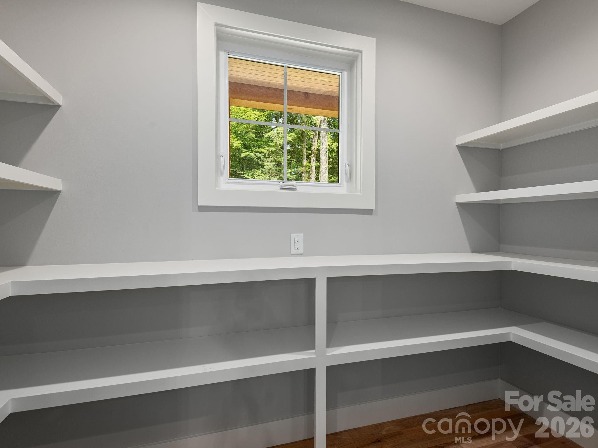 20 Nature Walk Lane, Hendersonville, NC, 28739, USA, 3 Bedrooms Bedrooms, ,4 BathroomsBathrooms,Residential,Active,20 Nature Walk Lane,4325565